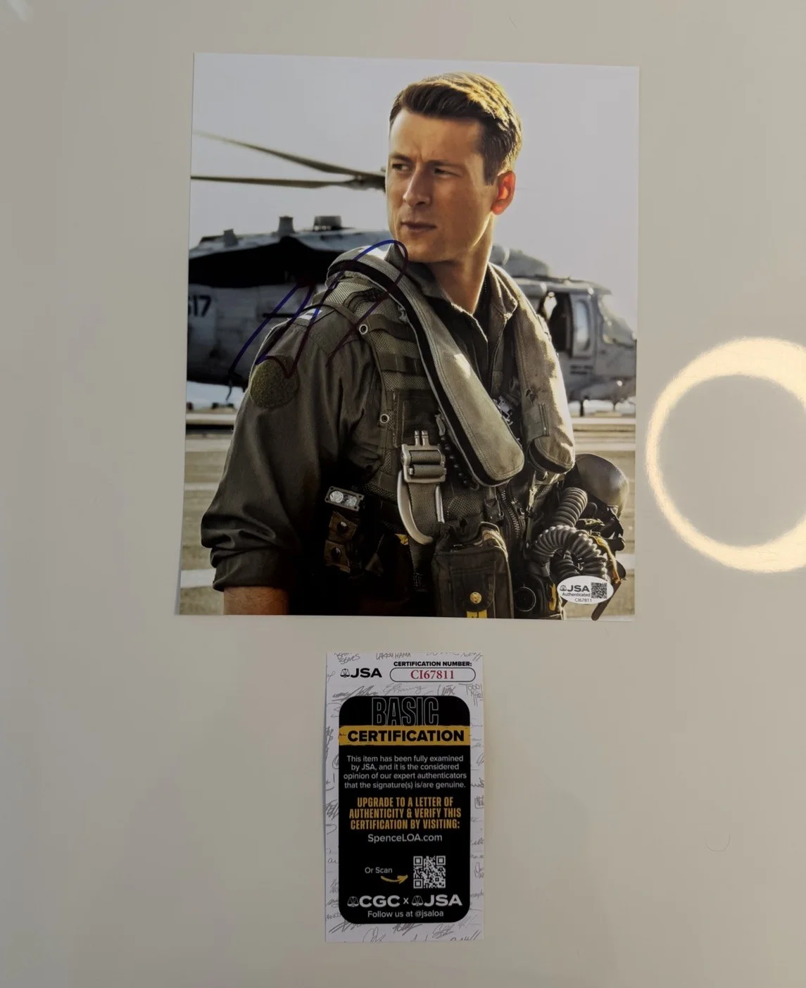 Glen Powell — Glen Powell Autographed 8x10 Photo Top Gun Maverick Hangman JSA COA