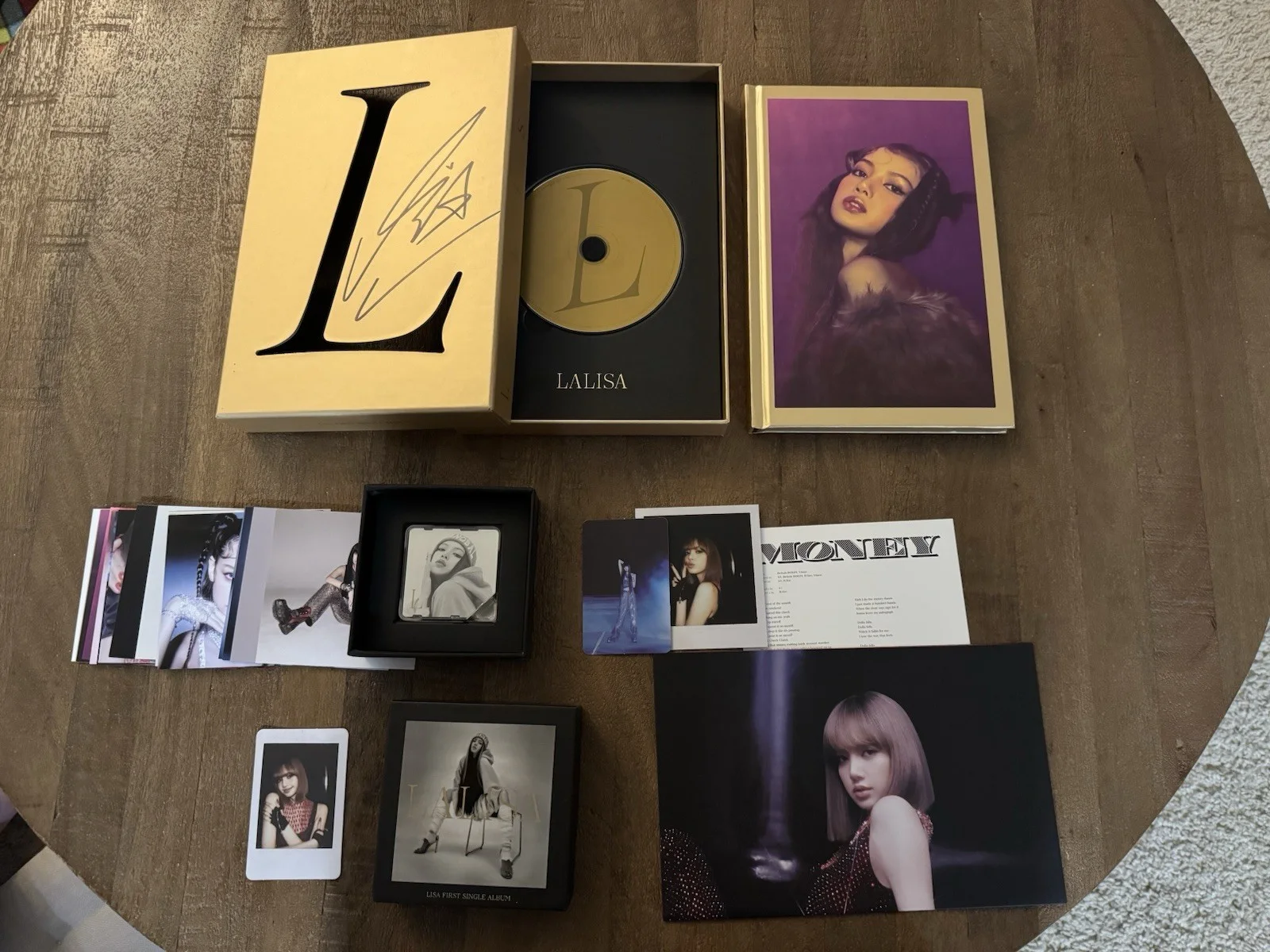 LALISA First Single Album Original Autographed CD & Booklet with Collectibles, image 2
