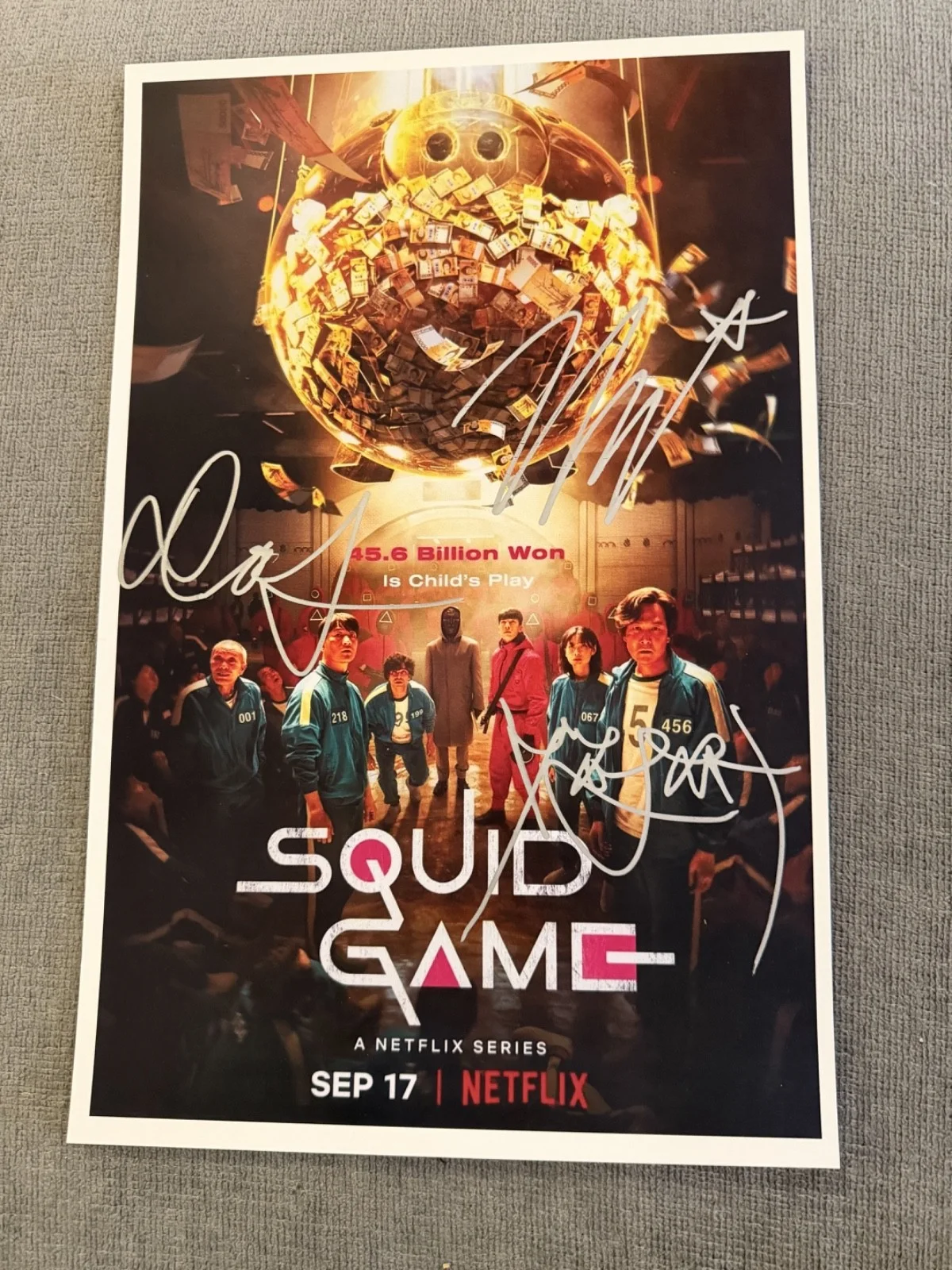 Jung Ho-Yeon, Lee Jung-Jae, Hwang Dong-Hyuk — Hand Signed Squid Game Poster 11x17Jung Ho-Yeon Lee Jung-Jae Hwang Dong-Hyuk COA
