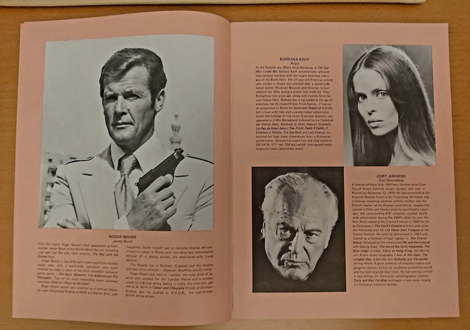 THE SPY WHO LOVED ME , JAMES BOND ORIGINAL 1977 BROCHURE 20 PAGES' 12 X 9 ", изображение 4