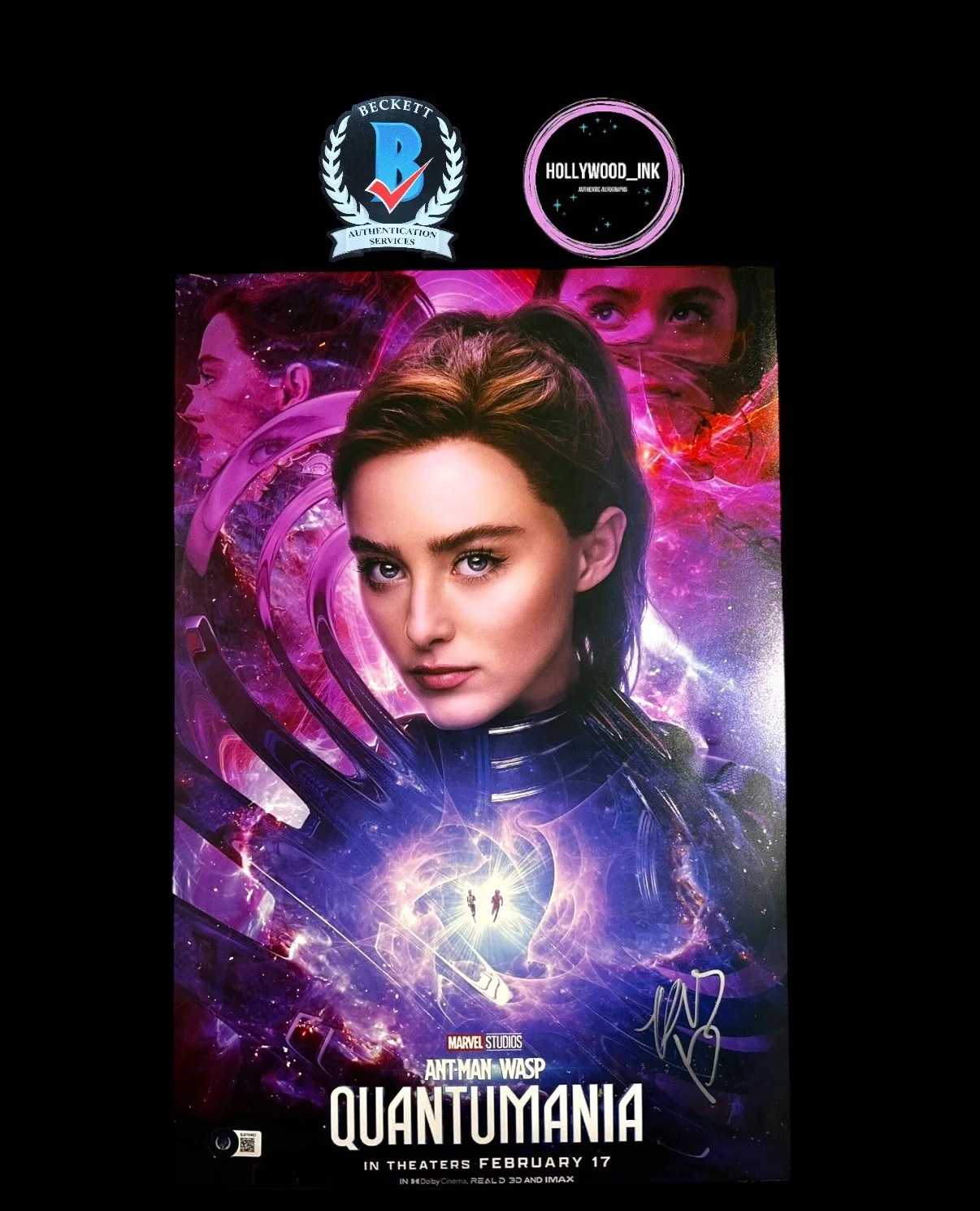 Kathryn Newton — KATHRYN NEWTON SIGNED ANTMAN WASP QUANTUMANIA 12x18 BECKETT BJ016463