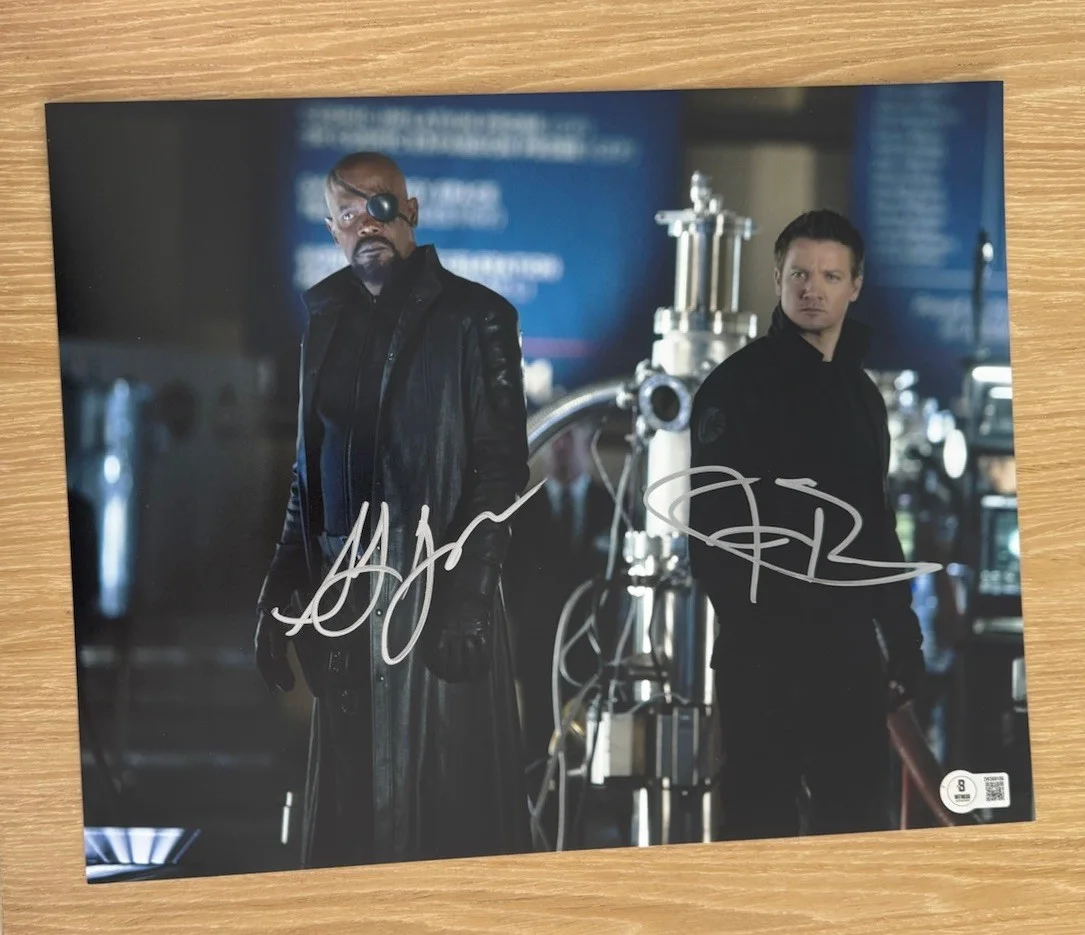 Samuel L. Jackson Jeremy Renner — SAMUEL L. JACKSON JEREMY RENNER SIGNED MARVEL AVENGERS 11X14 PHOTO BECKETT BAS