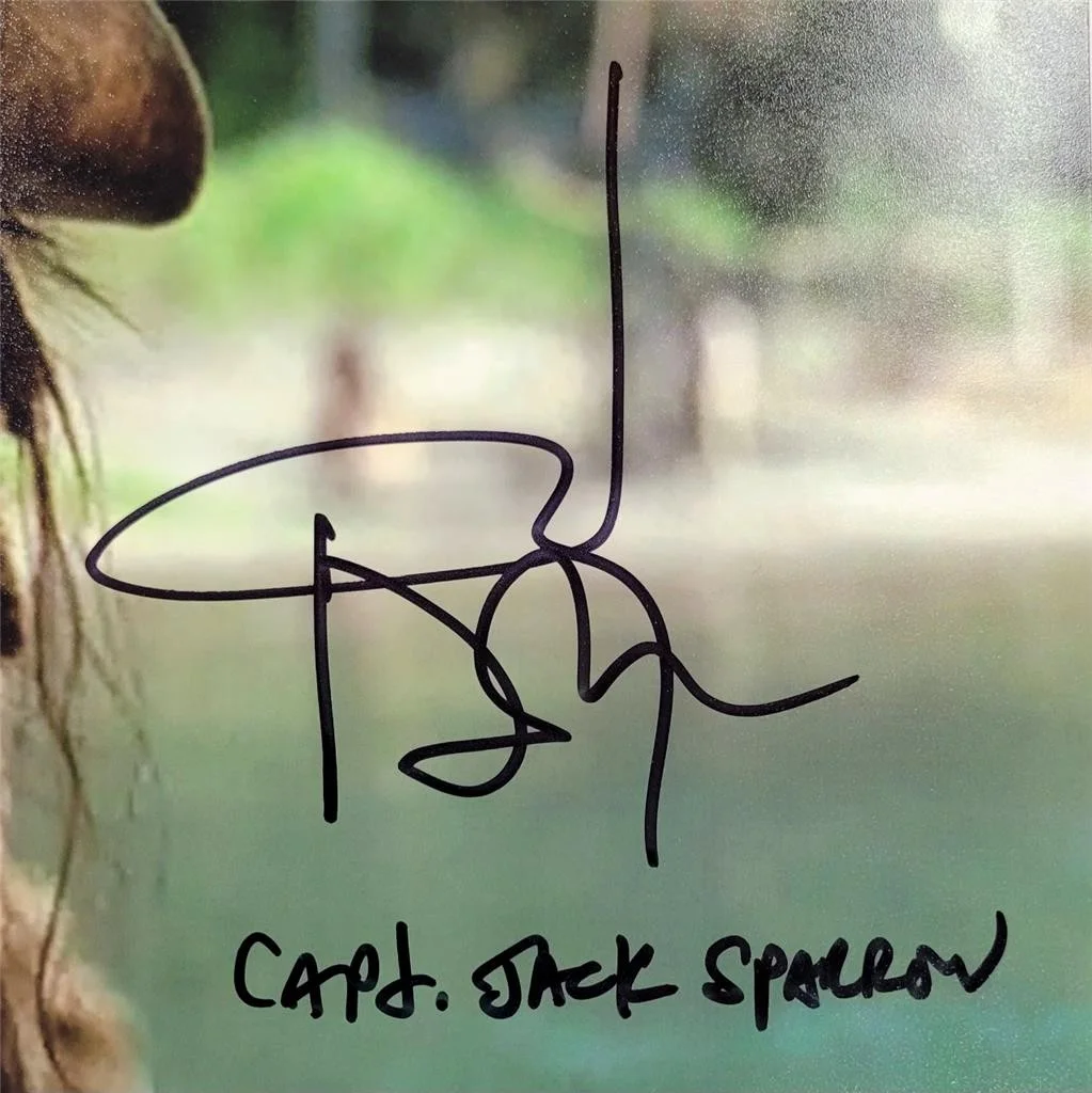 Johnny Depp — Johnny Depp signed "Captain Jack" Pirates of Carribbean 11x14 Photo PSA 10 Auto, изображение 2