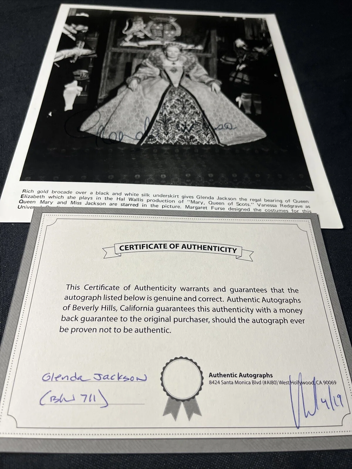 Glenda Jackson — Glenda Jackson Mary Queen Of Scots Signed Autograph 8x10 COA Rare, image 3