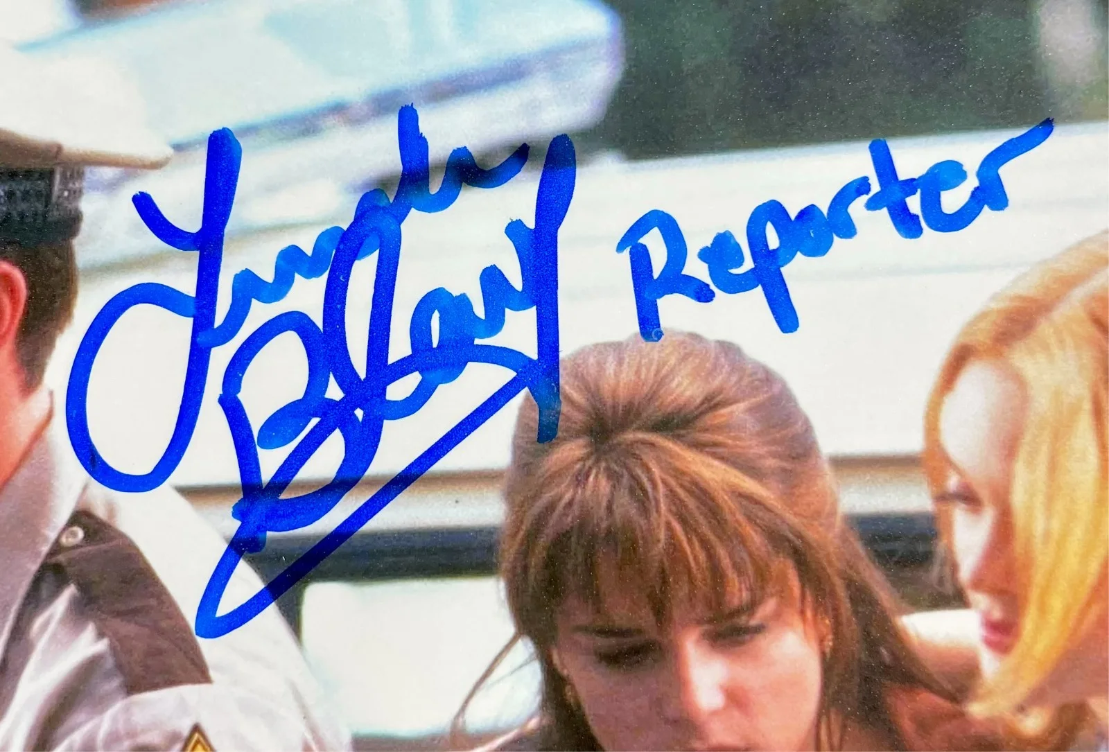 Linda Blair — Linda Blair Signed Scream 8x10 Photo Authentic Autograph Reporter JSA COA, image 2