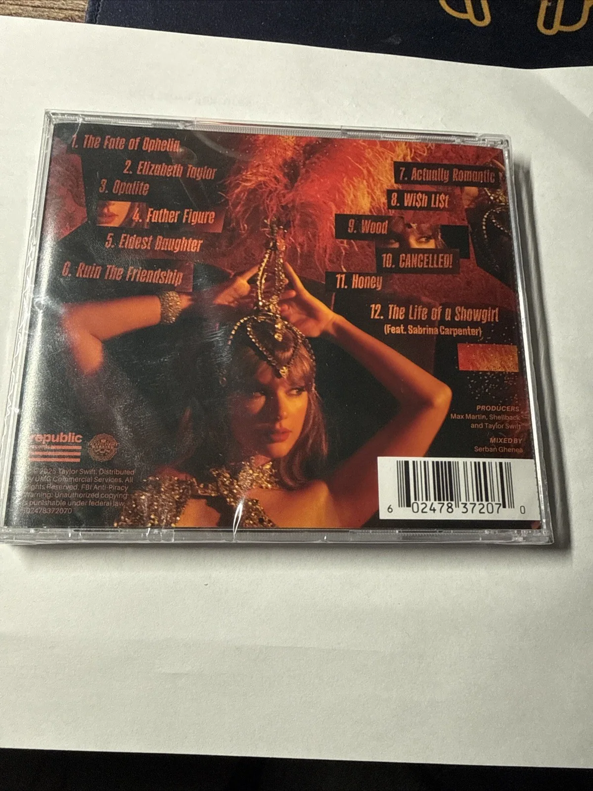 Taylor Swift The Life of a Show Girl CD + Hand Signed Photo # 1 Sealed - IN HAND, изображение 2