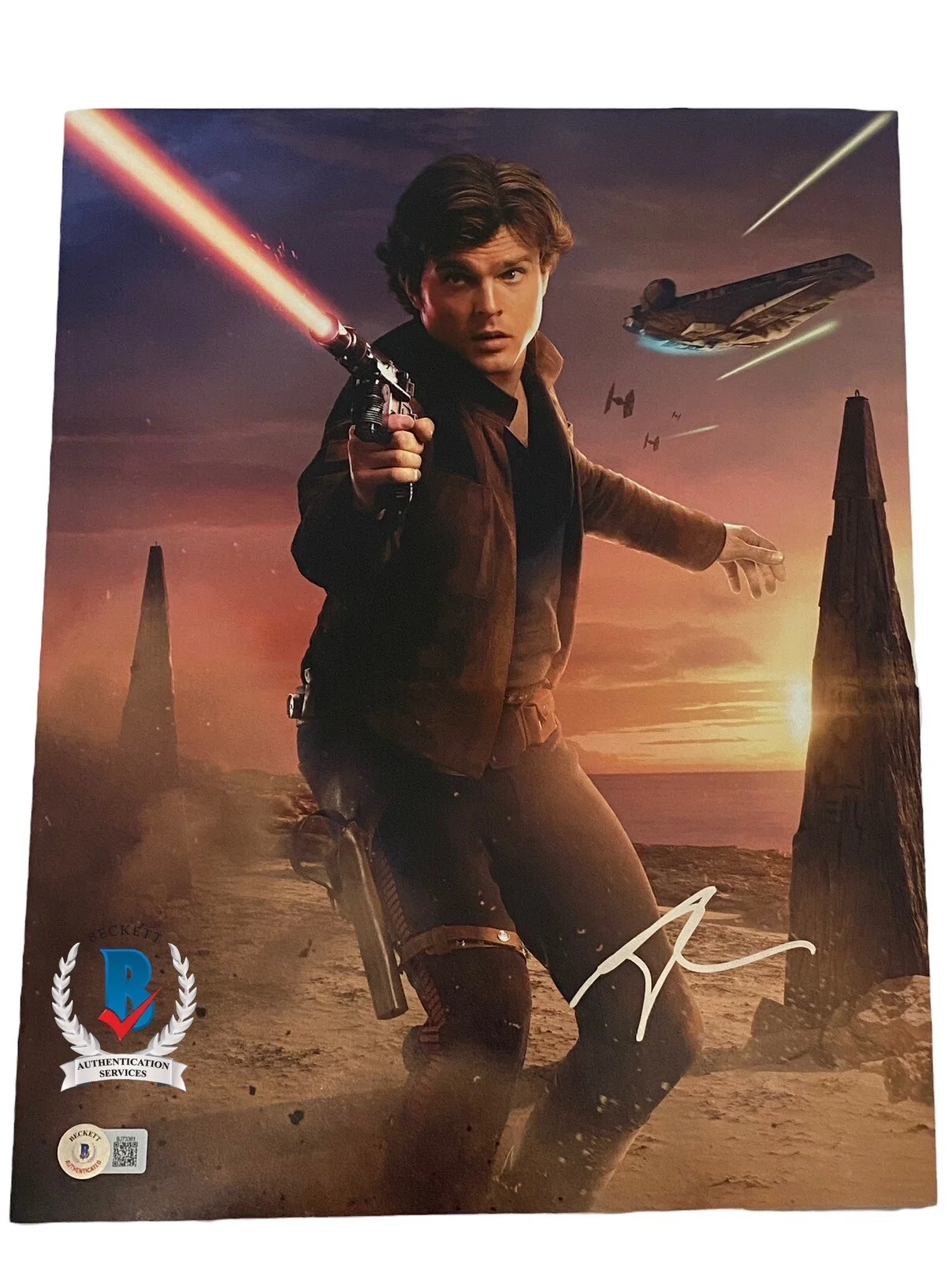 Alden Ehrenreich — ALDEN EHRENREICH SIGNED SOLO: A STAR WARS STORY 11x14 PHOTO BECKETT COA BJ73361