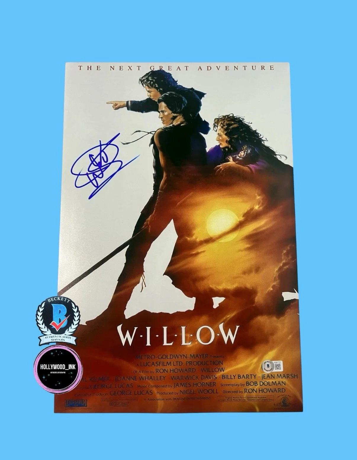 Warwick Davis — WARWICK DAVIS SIGNED WILLOW 12x18 PHOTO BECKETT COA BJ081779