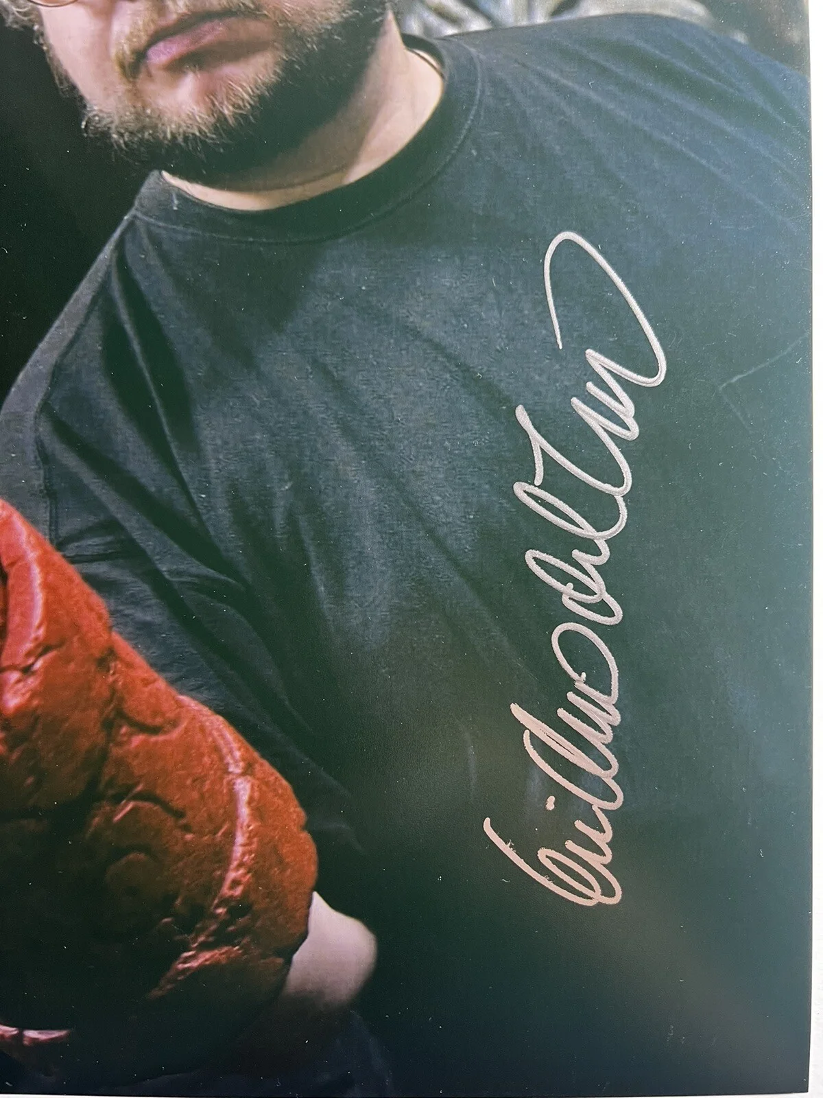 Guillermo Del Toro — GUILLERMO DEL TORO SIGNED AUTOGRAPH 11x14 PHOTO HELLBOY BECKETT COA BE93604, image 3