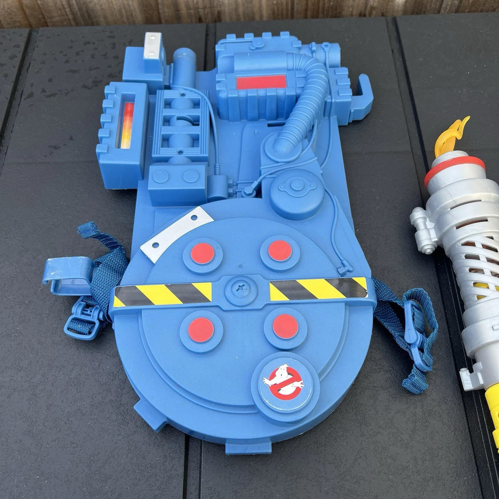 Hasbro Ghostbusters Proton Pack Blaster Lights Sounds Role Play Costume, image 2
