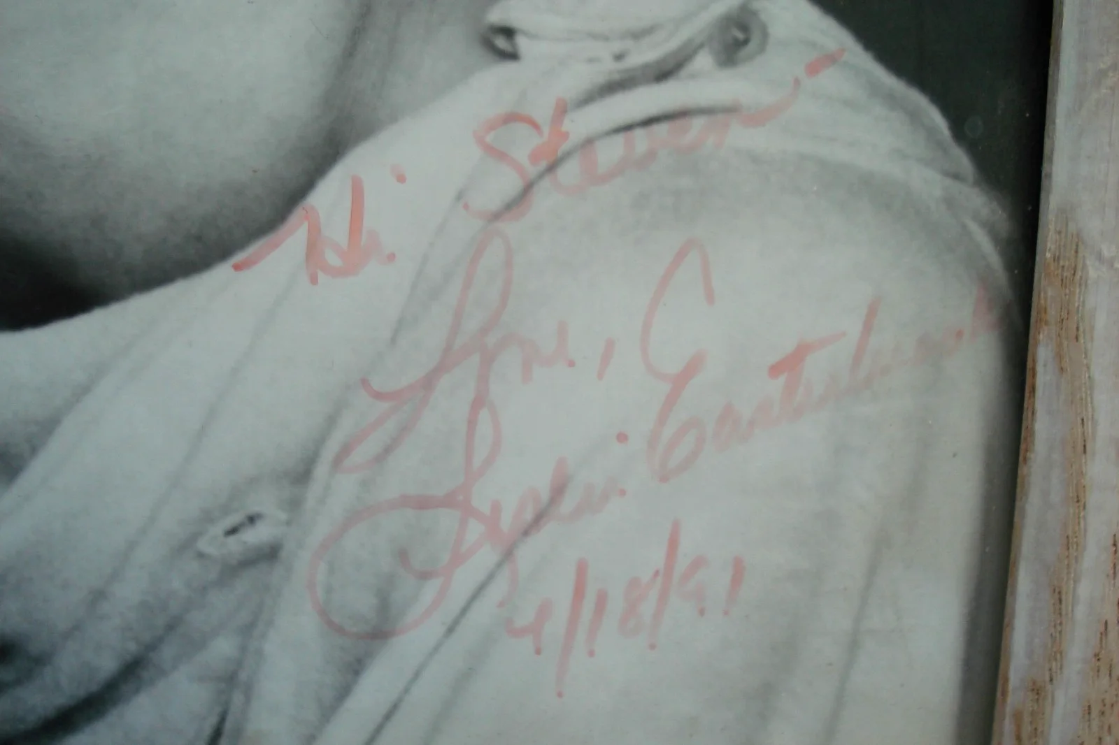 Leslie Easterbrook — 8 X10" LESLIE EASTERBROOK signed photo.Framed under glass. Police Academy+others, изображение 4