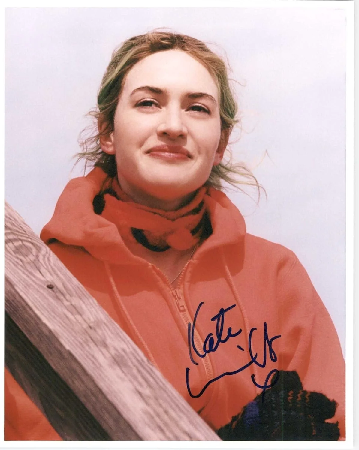 Kate Winslet — Kate Winslet Signed Autographed Color Glossy 8x10 Photo