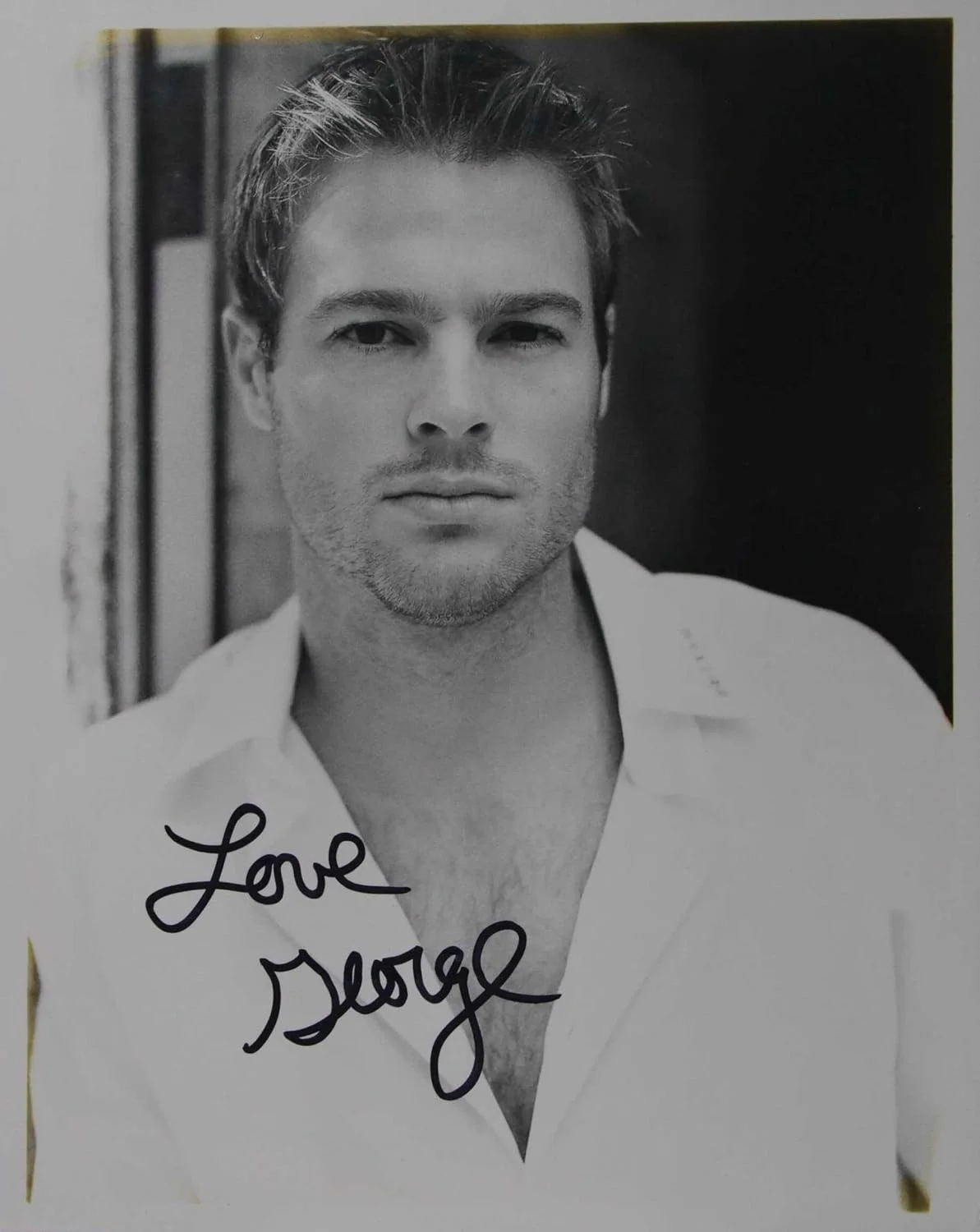 George Stults — George Stults Signed Autographed Glossy 8x10 Photo