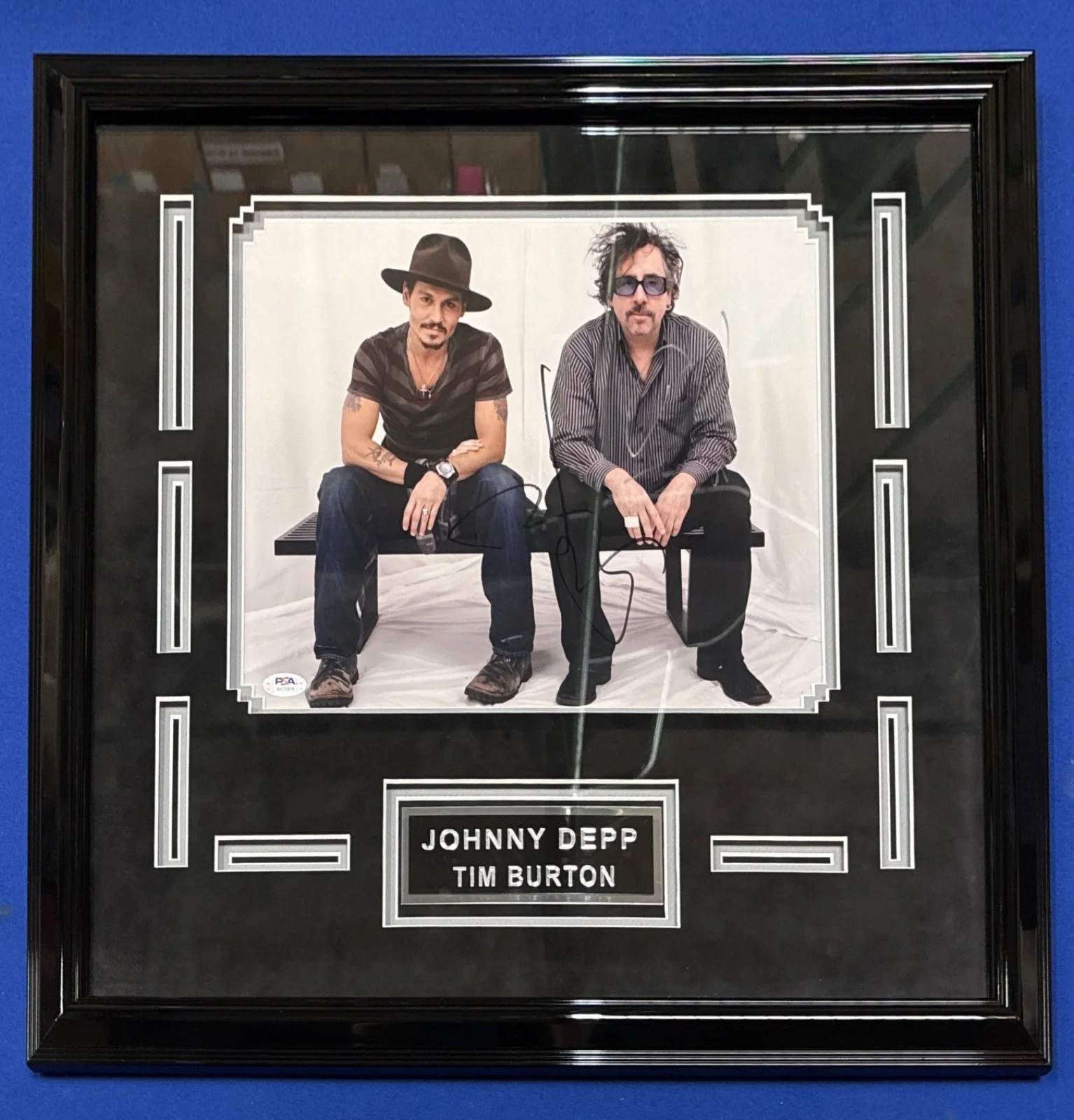 Tim Burton — Tim Burton & Johnny Depp Signed 11x14 Photo Framed PSA AH75919
