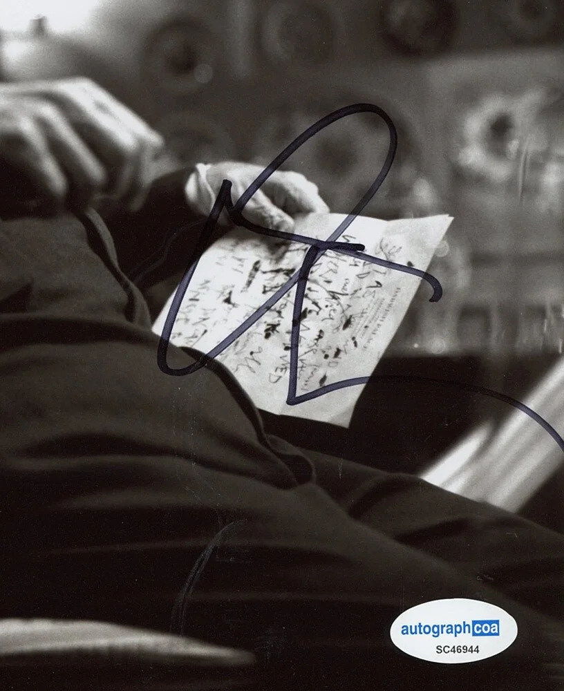 WILLEM DAFOE — Willem Dafoe signed "POOR THINGS" 8x10 Photo b PROOF Dr. Godwin Baxter ACOA COA, image 4
