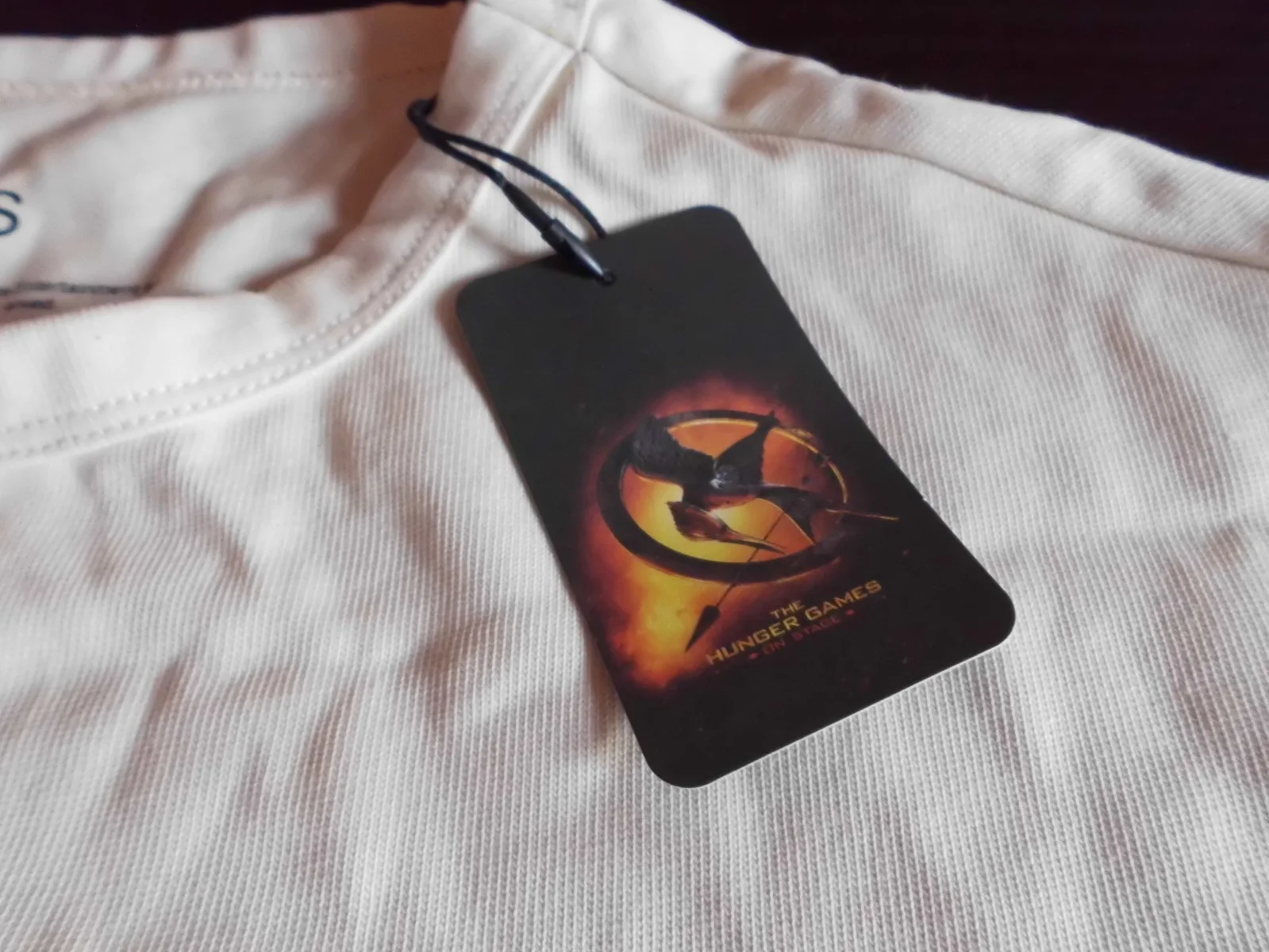 Hunger Games Live On Stage London T-Shirts Small Brand New With Tags, изображение 5