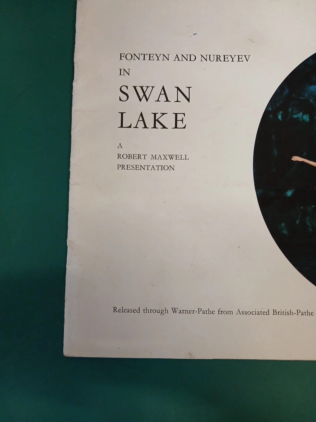 Original 1966 Cinema Programme, Fonteyn And Nureyev In Swan Lake, изображение 4