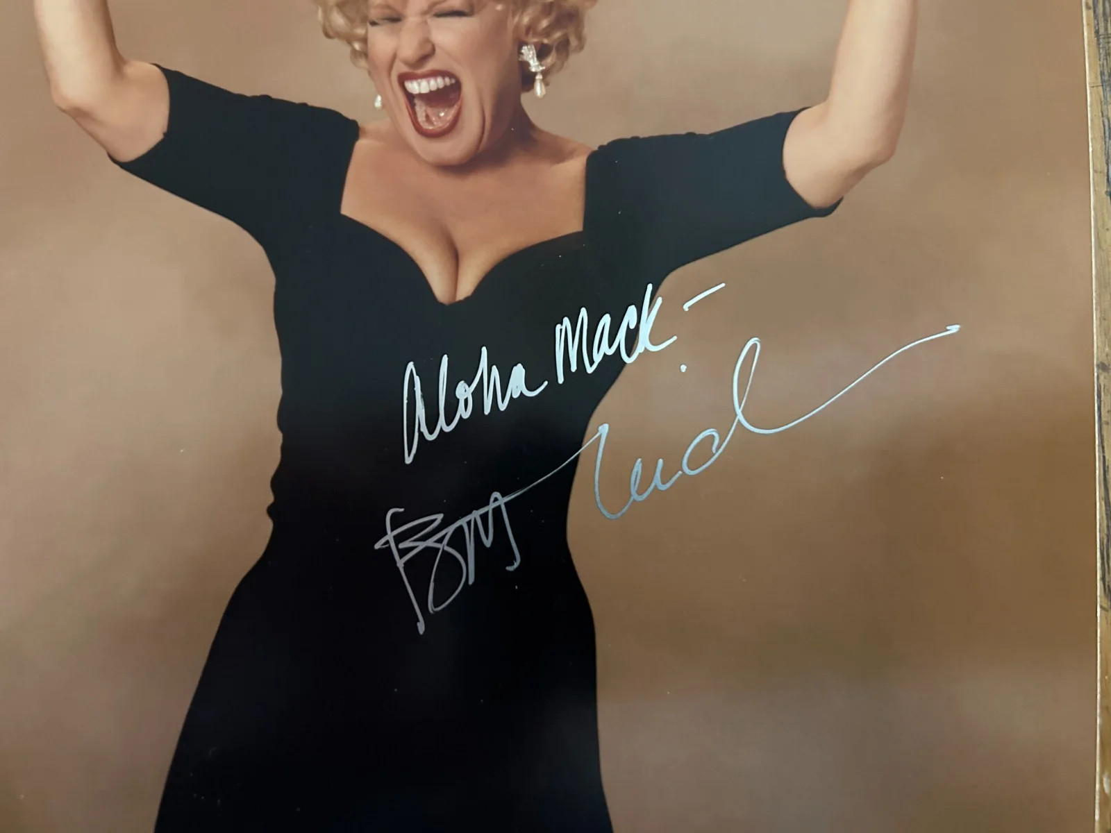 Bette Midler — Bette Midler autograph photo 8 x 10, image 2