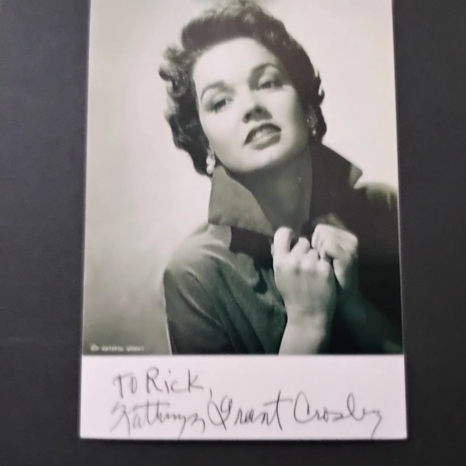 Kathryn Grant Crosby SIGNED Card Photo 50s Movie TV Actress Rear Window Sinbad, изображение 2