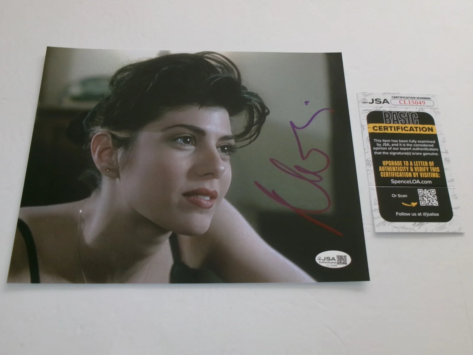 Marisa Tomei — Actress Marisa Tomei Signed 8x10 Color Photo JSA CERT My Cousin Vinny Shot