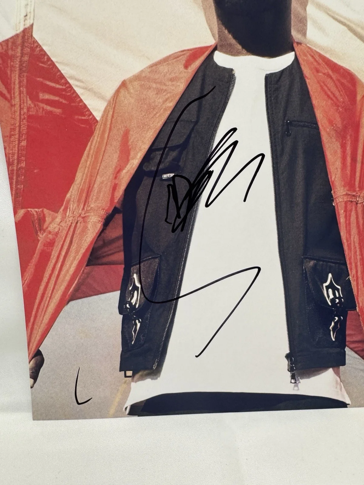Santan Dave Autograph Signed 8.5x11 Photo UK British Rapper Actor Thiago Silva, изображение 2