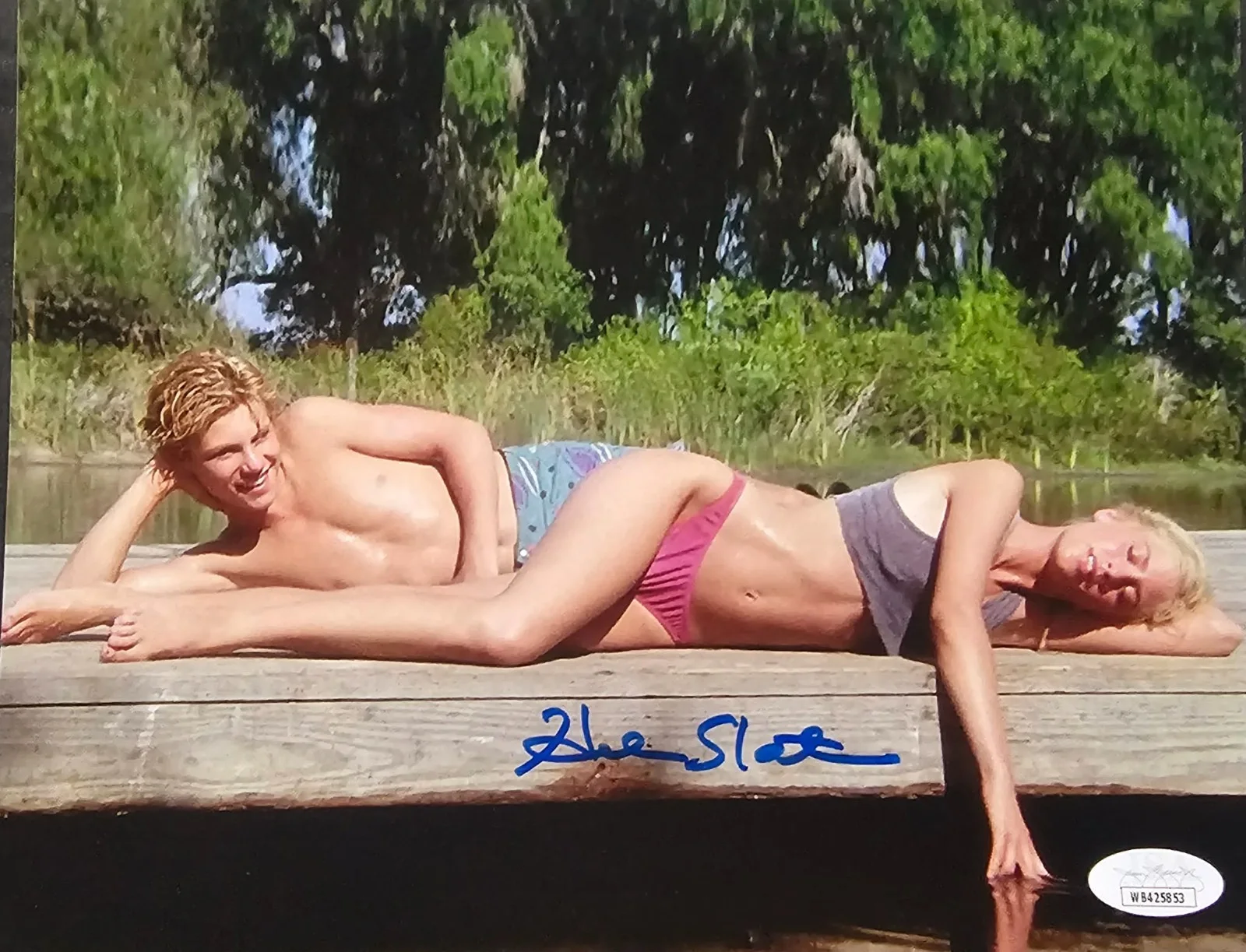 HELEN SLATER — HELEN SLATER as SUPERGIRL SIGNED 8x10 PHOTO- JSA COA BILLY JEAN
