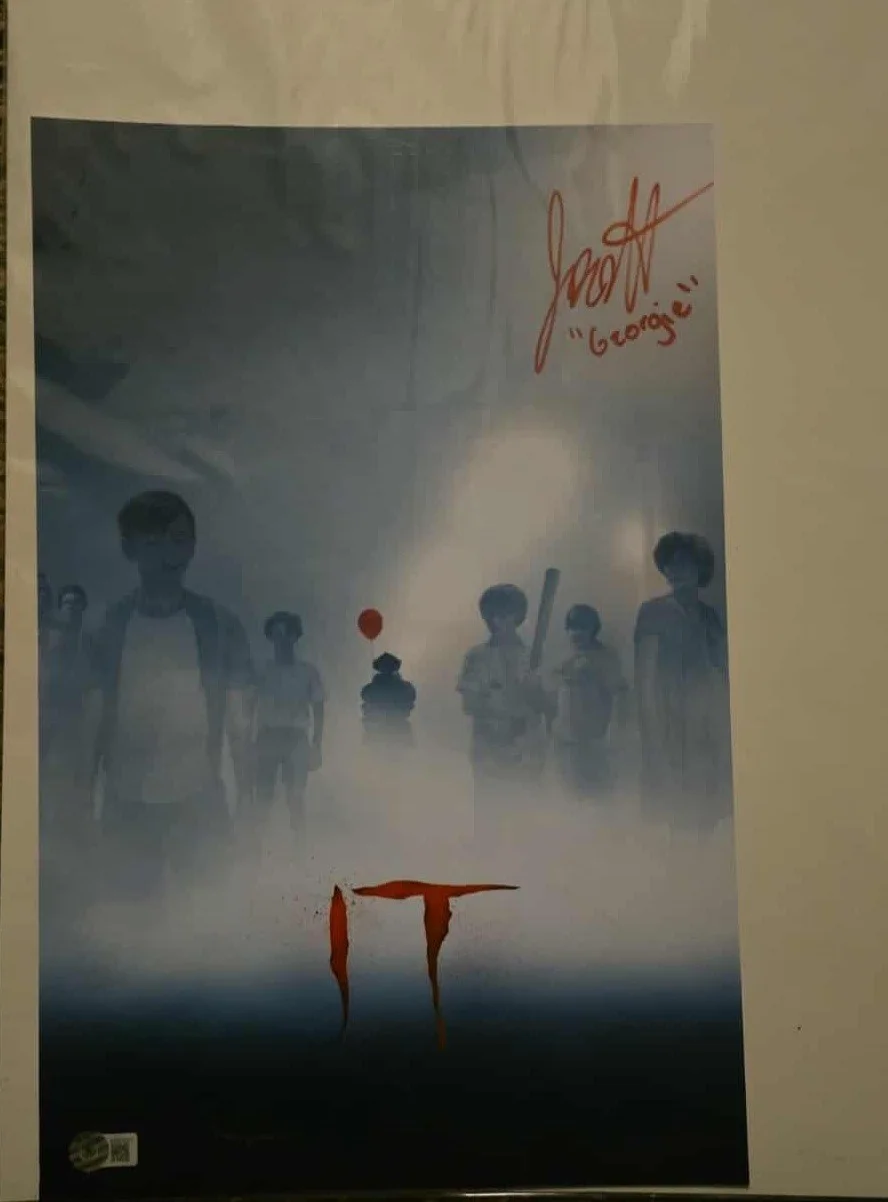 Autographed IT Movie Picture by Jackson Robert Scott w/Georgie Funko Pop 536 COA, изображение 2
