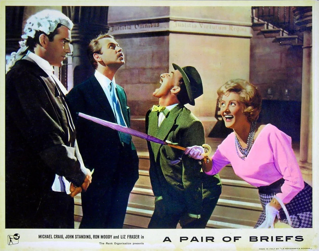 PAIR OF BRIEFS 1962 Michael Craig, James Robertson Justice, Liz Fraser LOBBY SET, изображение 4