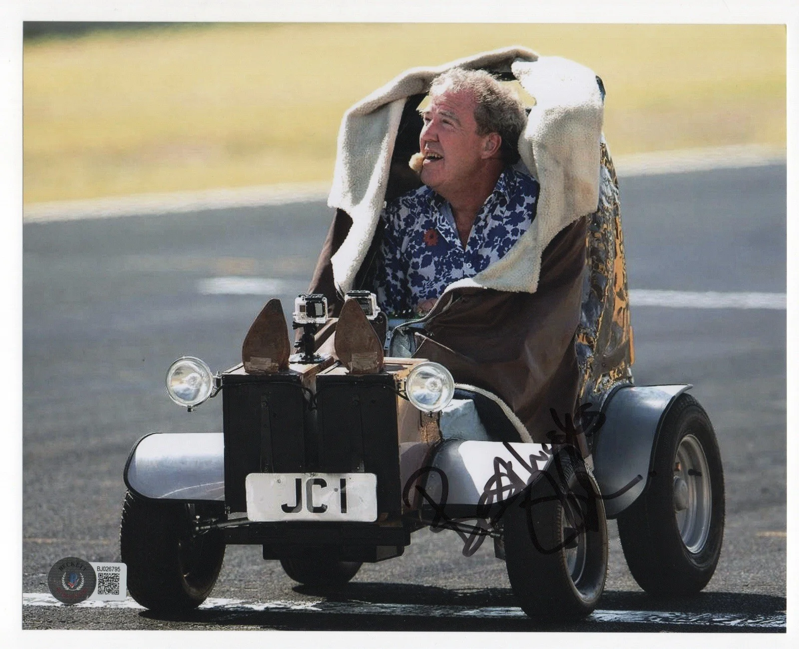 Jeremy Clarkson — Jeremy Clarkson autographed signed 8x10 photo Beckett BAS COA Top Gear BBC Farm