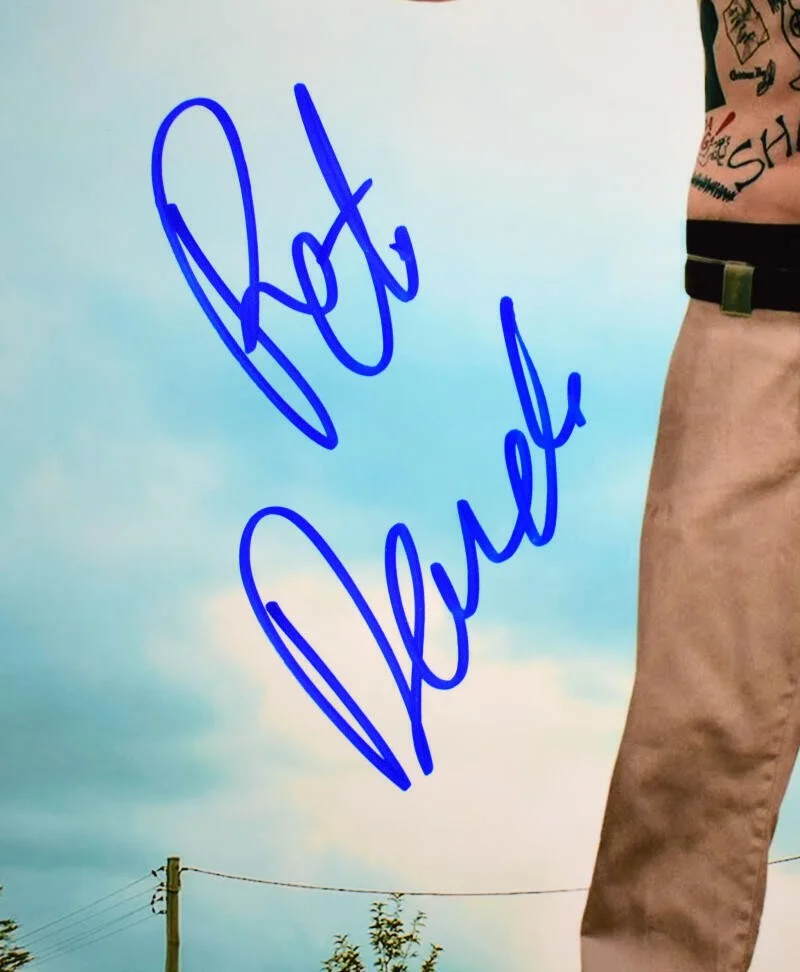 Pete Davidson — Pete Davidson Autographed 11x14 The King of Staten Island -Beckett W Hologram, изображение 2