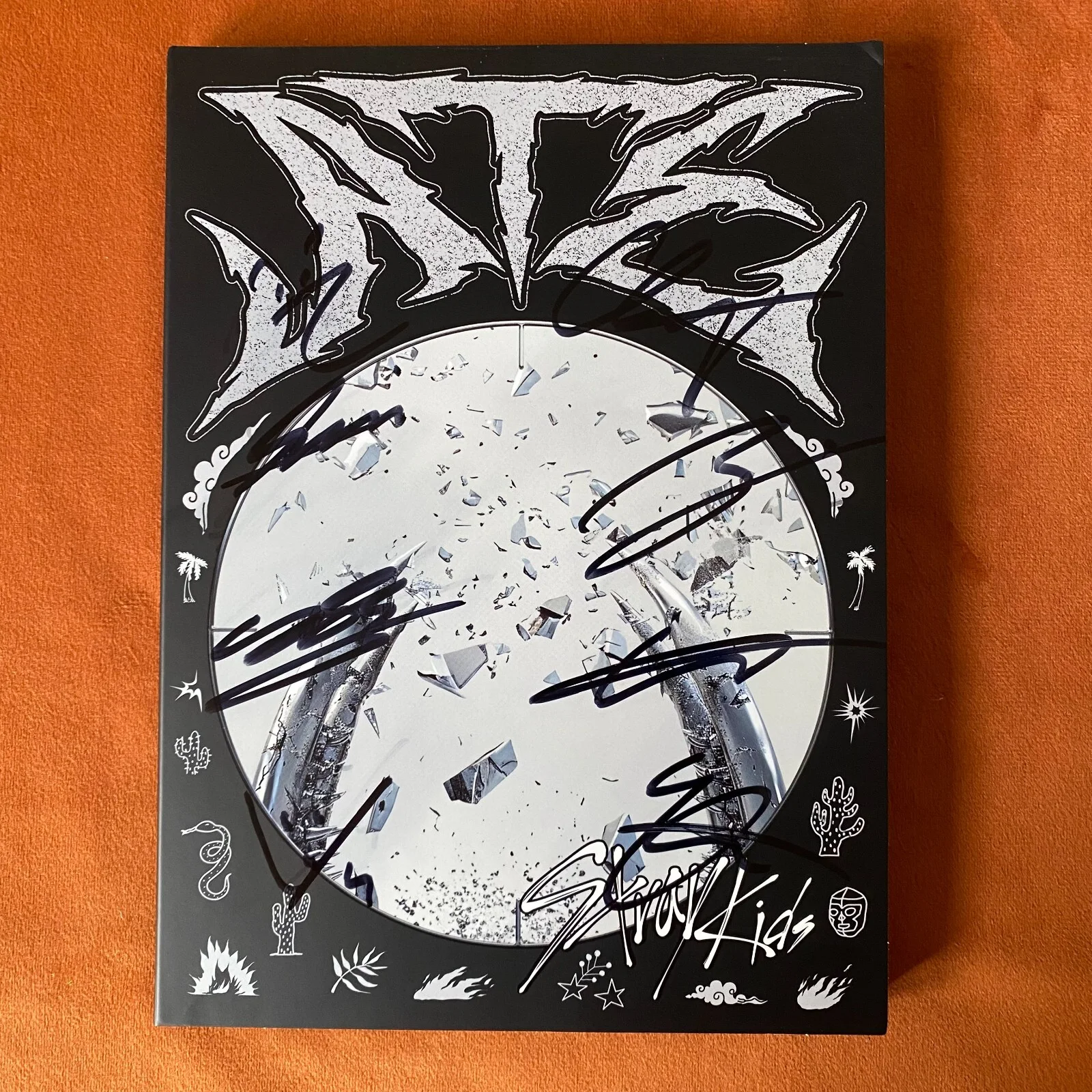 Stray Kids MINI ALBUM ATE K-POP Signed Autographed Collection GIFTS 2024, изображение 4