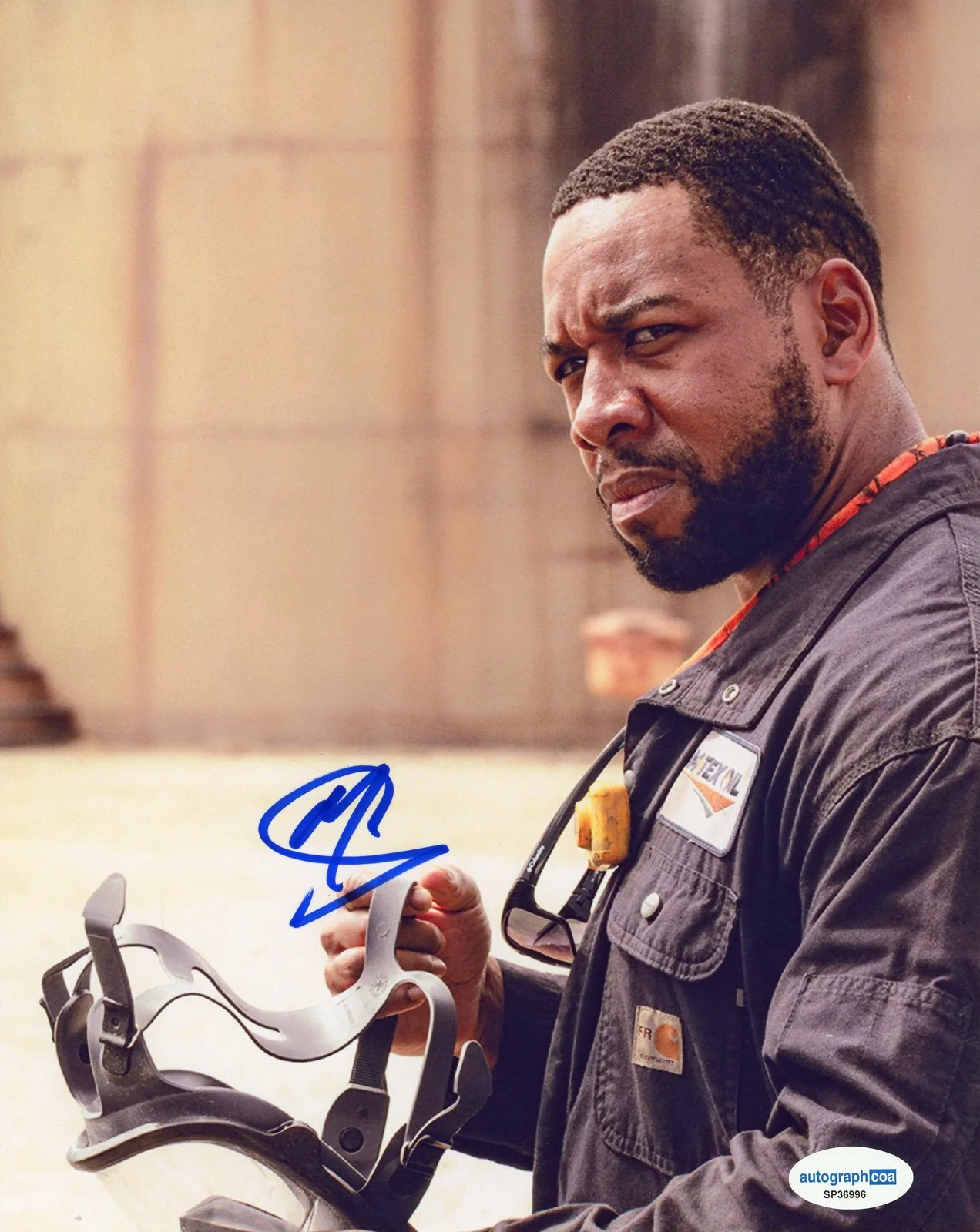 Mustafa Speaks — Mustafa Speaks "Landman" AUTOGRAPH Signed Autographed 'Boss' 8x10 Photo ACOA, изображение 2