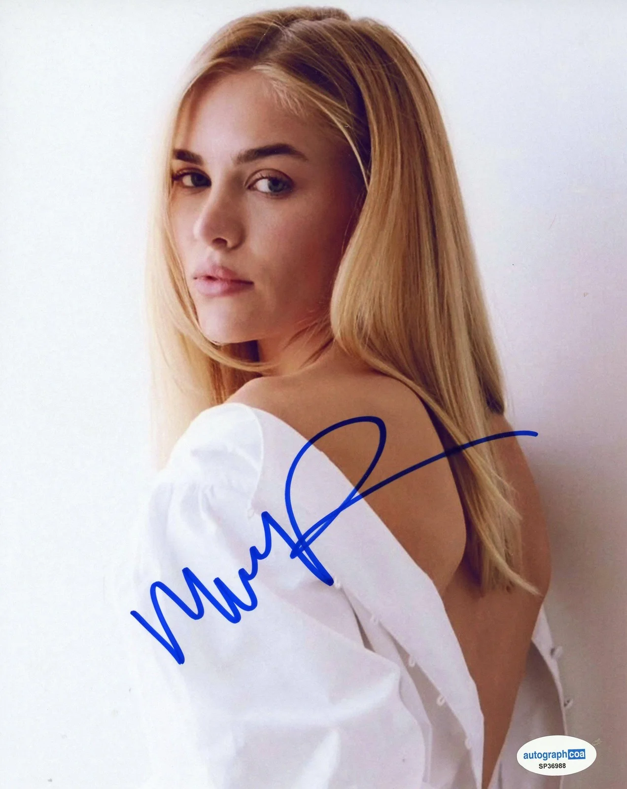 Michelle Randolph — Michelle Randolph "Landman" AUTOGRAPH Signed Autographed 8x10 Photo ACOA, image 2