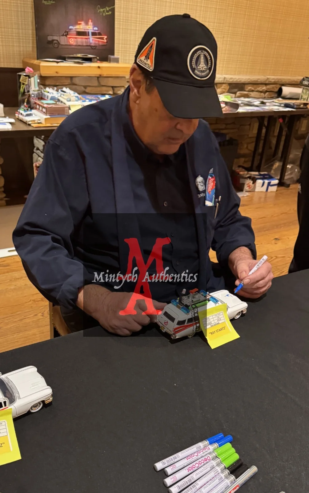 Dan Aykroyd — Dan Aykroyd autographed signed 8x10 photo Casper Ghostbusters Ray Stantz Beckett, image 2