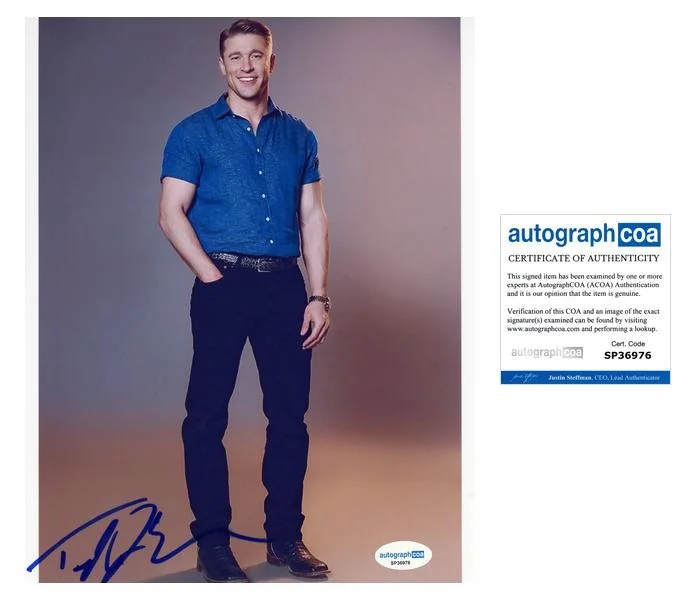 Tyler Jacob Moore — Tyler Jacob Moore "SEAL Team" AUTOGRAPH Signed Autographed 8x10 Photo B ACOA