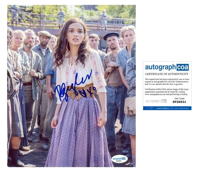 Rachel Zegler — Rachel Zegler "Hunger Games" AUTOGRAPH Signed Lucy Gray Baird 8x10 Photo ACOA