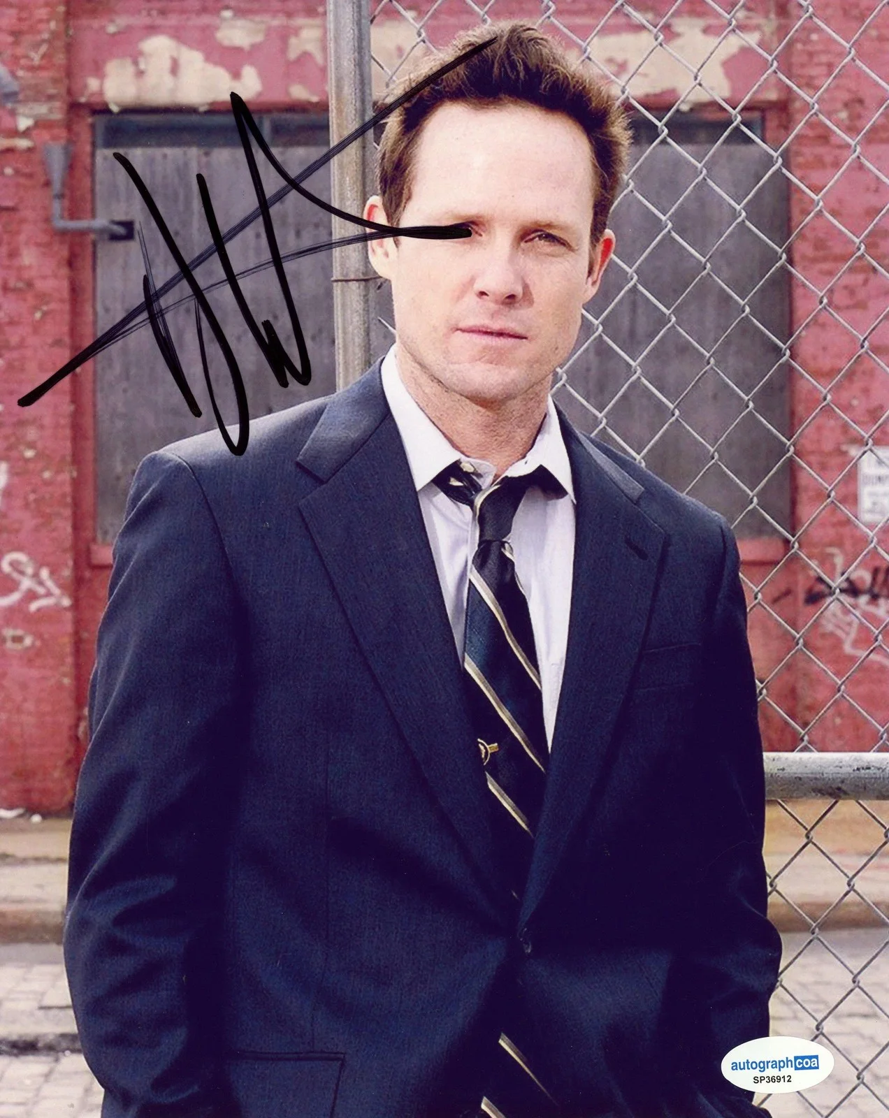 Dean Winters — Dean Winters "Law & Order: SVU" AUTOGRAPH Signed Brian Cassidy 8x10 Photo B ACOA, image 2