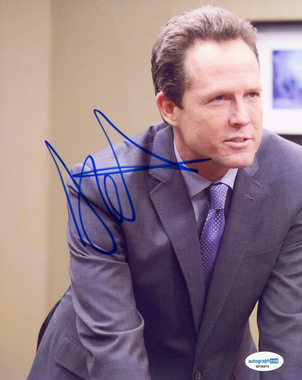 Dean Winters — Dean Winters "Brooklyn Nine-Nine" AUTOGRAPH Signed 'The Vulture' 8x10 Photo ACOA, image 2