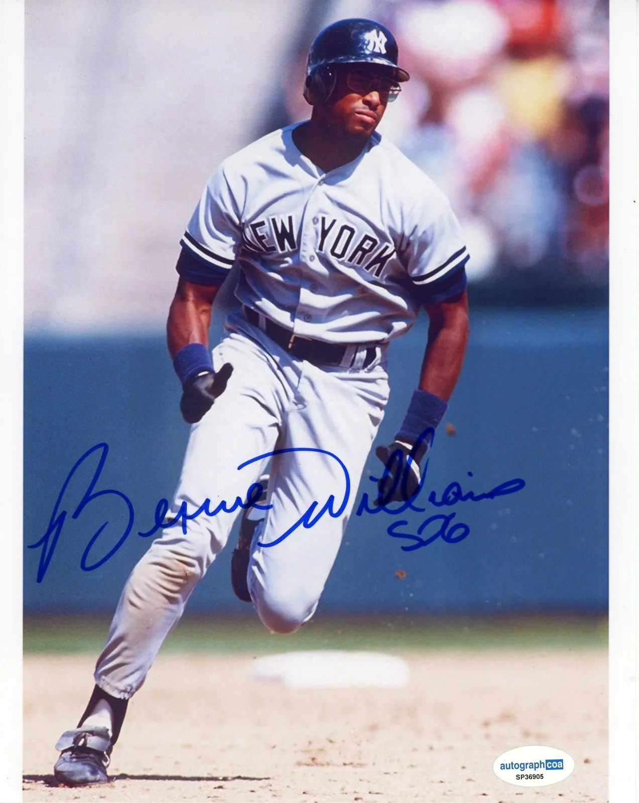 Bernie Williams — Bernie Williams AUTOGRAPH Signed New York Yankees Autographed 8x10 Photo ACOA, image 2