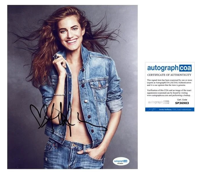 Allison Williams — Allison Williams "M3GAN" Autograph SIGNED Autographed 8x10 Photo ACOA