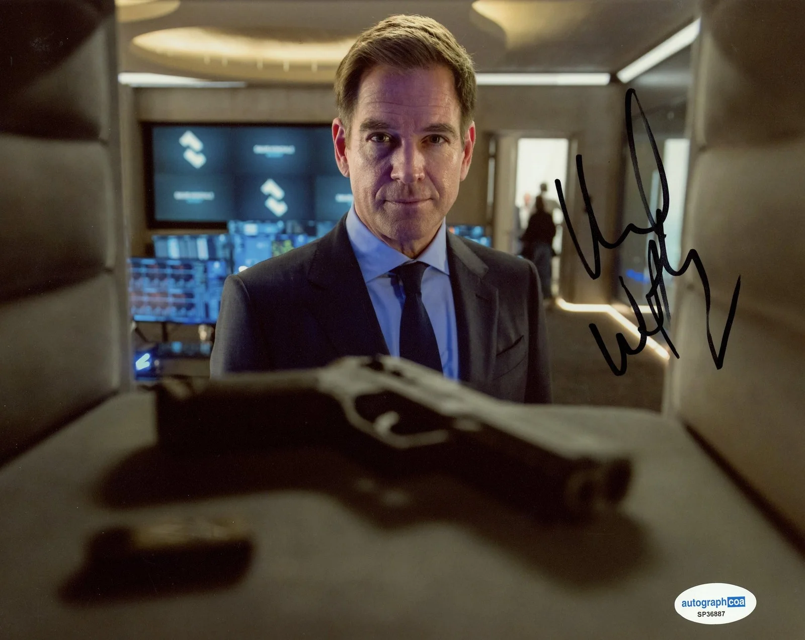Michael Weatherly — Michael Weatherly "NCIS: Tony & Ziva" AUTOGRAPH Signed 8x10 Photo D ACOA, изображение 2