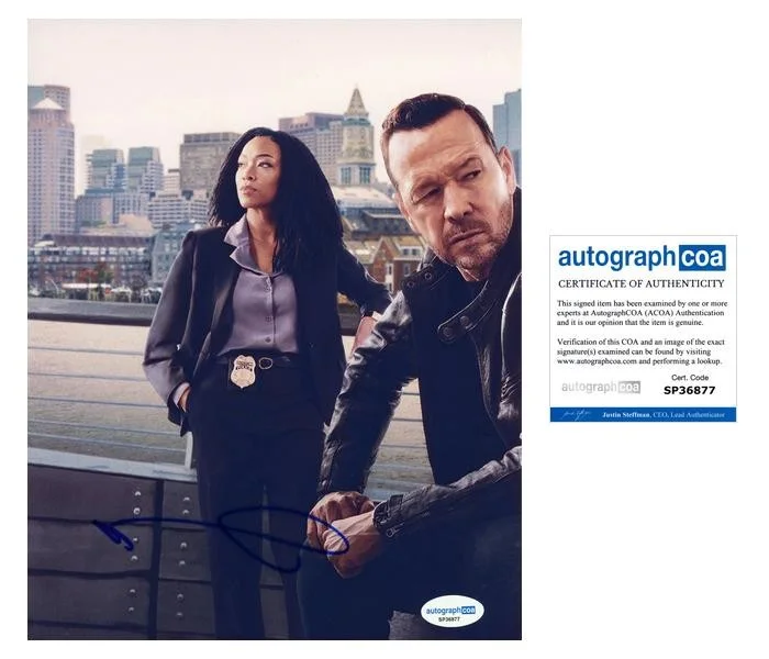 Donnie Wahlberg — Donnie Wahlberg "Boston Blue" AUTOGRAPH Signed 'Danny Reagan' 8x10 Photo ACOA