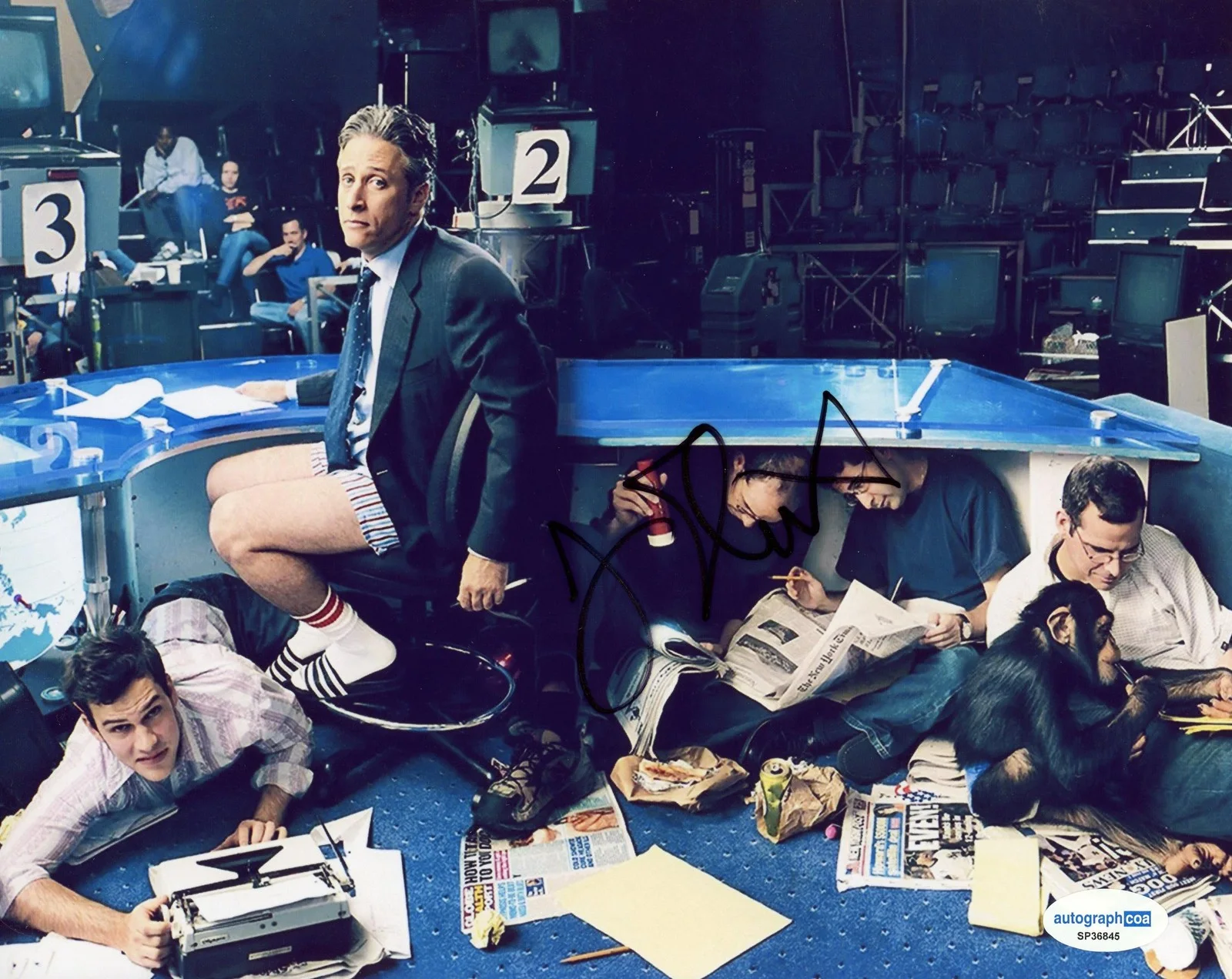 Jon Stewart — Jon Stewart "The Daily Show" AUTOGRAPH Signed Autographed 8x10 Photo E ACOA, image 2