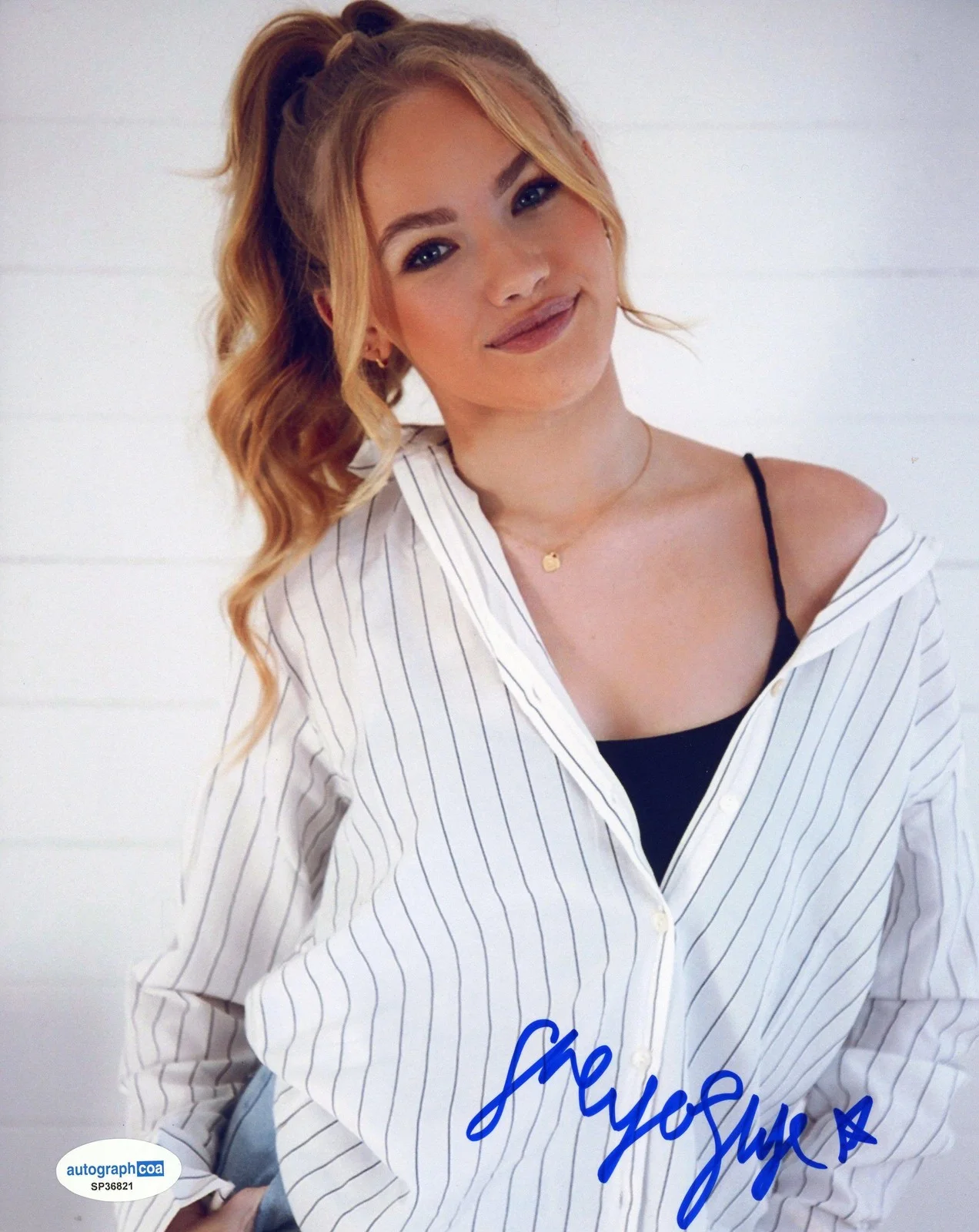 Freya Skye — Freya Skye "Gold's Gone" Singer AUTOGRAPH Signed Autographed 8x10 Photo B ACOA, изображение 2