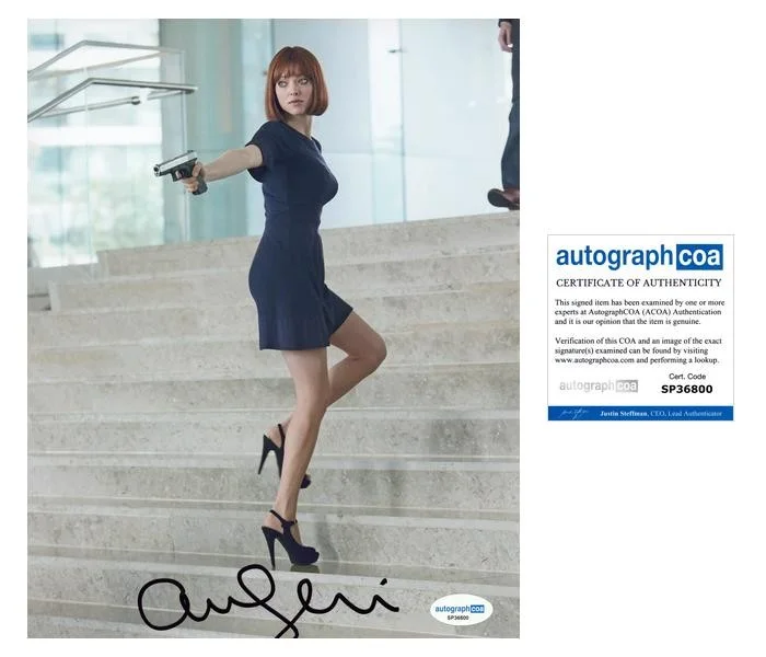 Amanda Seyfried — Amanda Seyfried "In Time" AUTOGRAPH Signed 'Sylvia Weis' 8x10 Photo ACOA