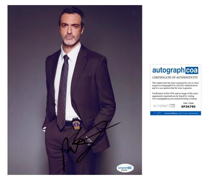 Reid Scott — Reid Scott "Law & Order" AUTOGRAPH Signed 'Det. Vincent Riley' 8x10 Photo ACOA