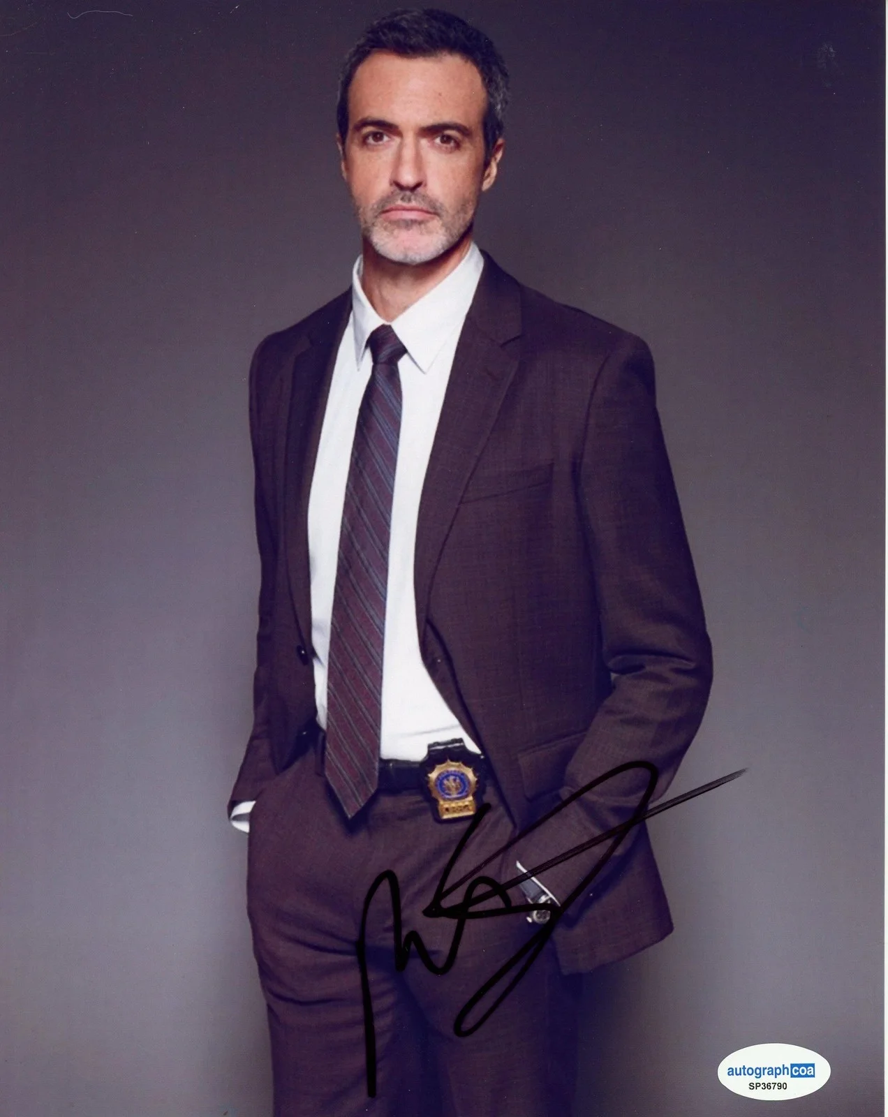 Reid Scott — Reid Scott "Law & Order" AUTOGRAPH Signed 'Det. Vincent Riley' 8x10 Photo ACOA, изображение 2