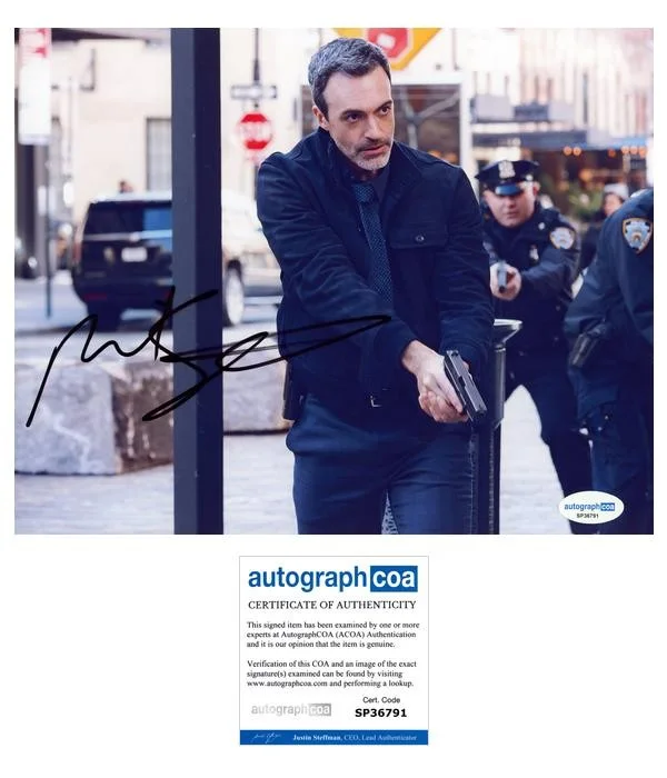 Reid Scott — Reid Scott "Law & Order" AUTOGRAPH Signed 'Det. Vincent Riley' 8x10 Photo B ACOA