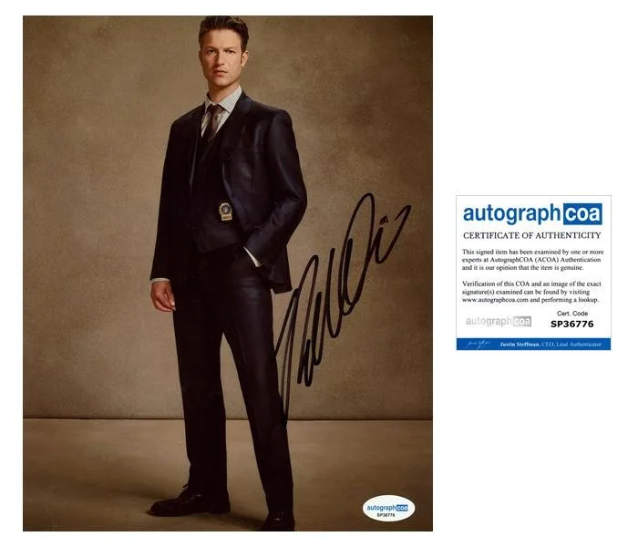 Peter Scanavino — Peter Scanavino "Law & Order: SVU" Autograph SIGNED 'Dominick' 8x10 Photo E ACOA