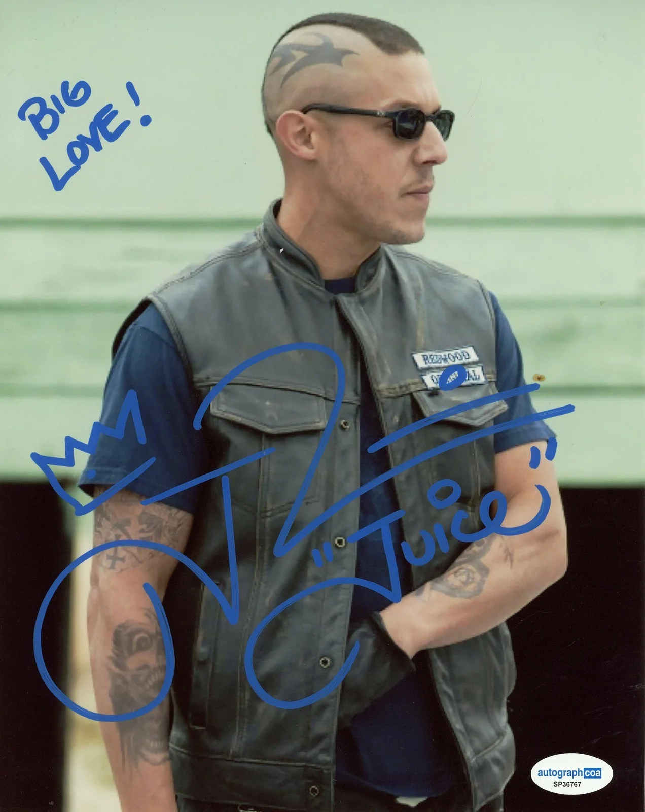 Theo Rossi — Theo Rossi "Sons of Anarchy" AUTOGRAPH Signed 'Juice' 8x10 Photo B ACOA, изображение 2